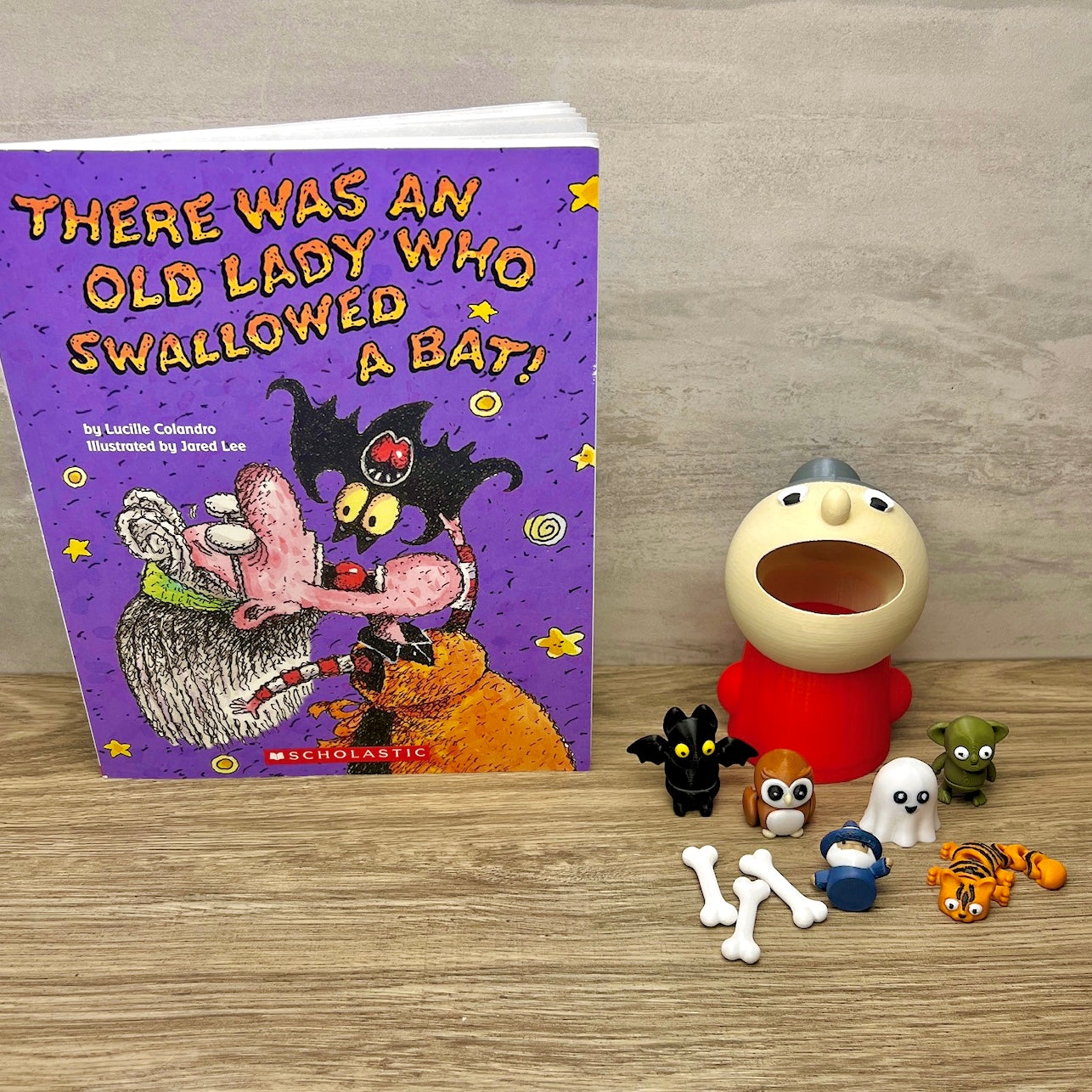 There Was An Old Lady Who Swallowed A Bat Read-Along Set (Halloween)